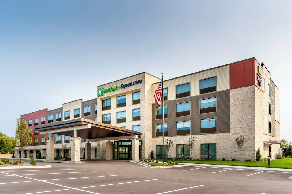 Holiday Inn Express Milwaukee West Allis by IHG 1