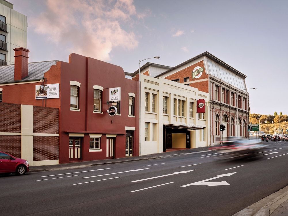 The Old Woolstore Apartment Hotel 1