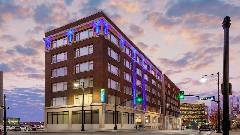 Holiday Inn Express KANSAS CITY DOWNTOWN by IHG 1