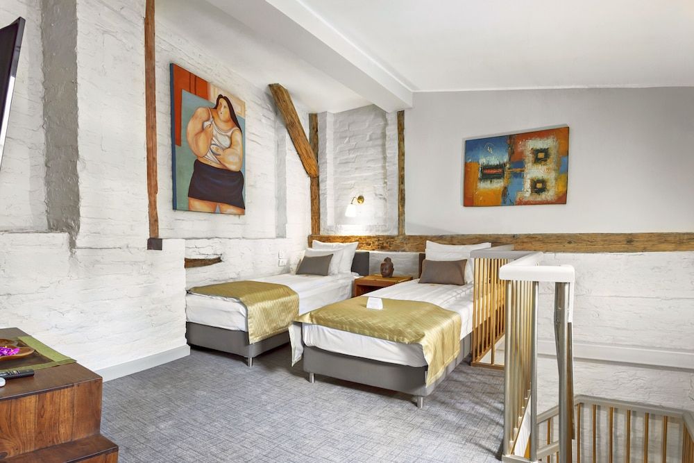 SuperB Luxury Suites 2