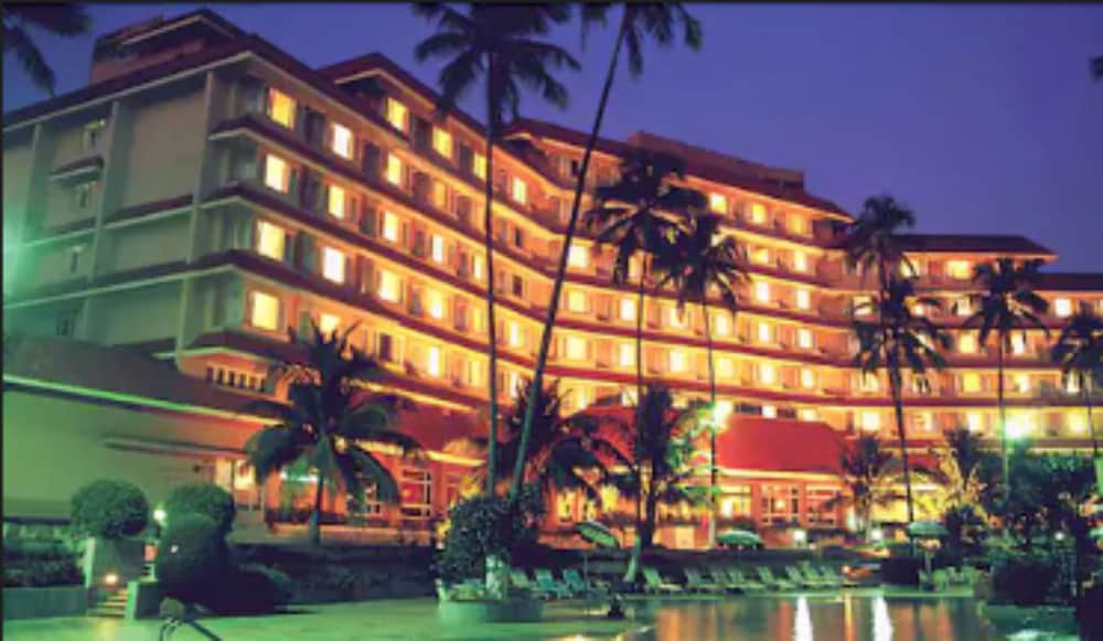 The Retreat Hotel & Convention Centre 1
