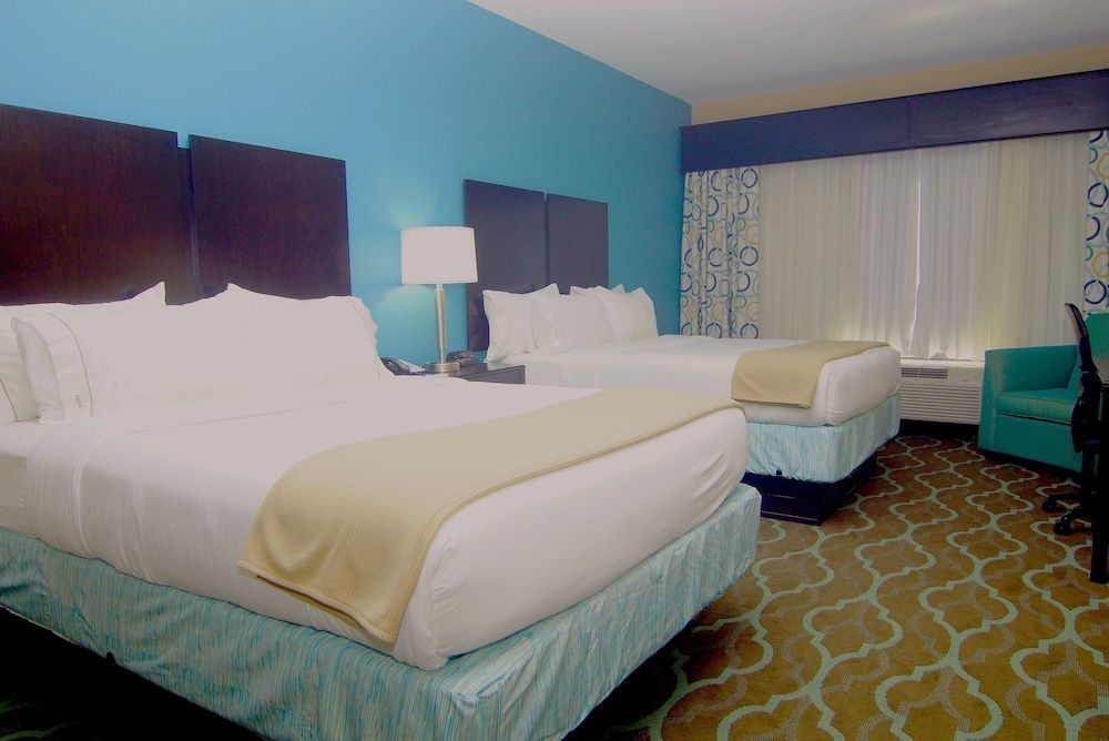Holiday Inn Express & Suites CUERO by IHG 2
