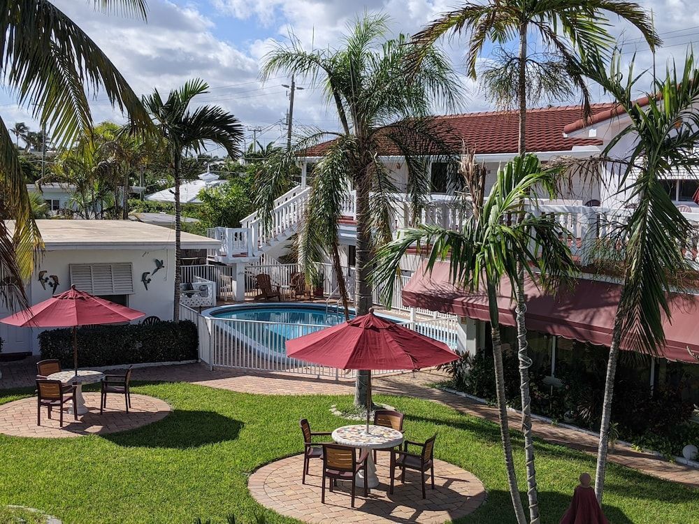 Breakaway Inn Guest House 1