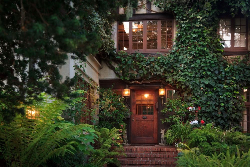 Old Monterey Inn 1