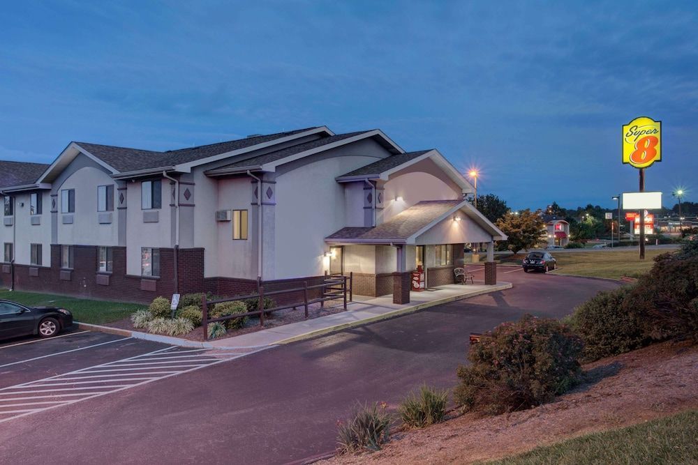Super 8 by Wyndham Christiansburg/Blacksburg Area 1