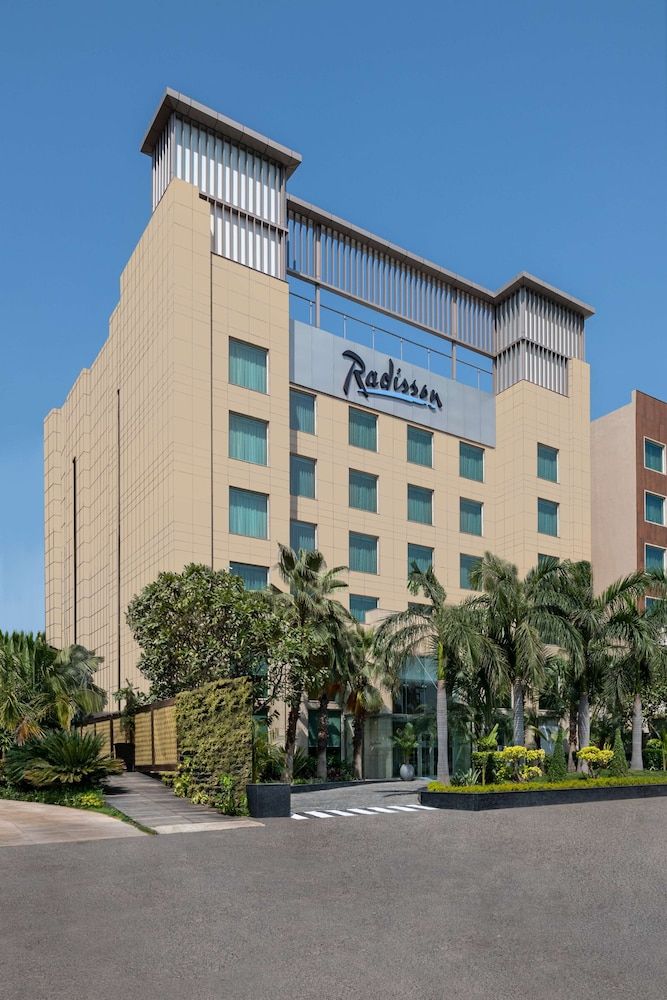 Radisson Hotel Sector 29 Gurugram 1
