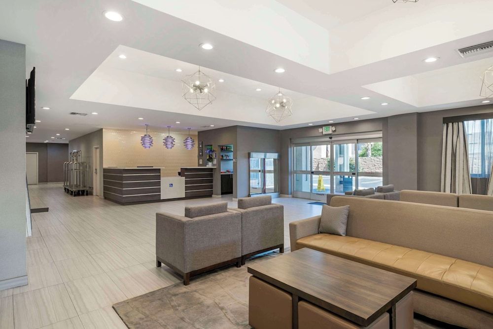Best Western Plus Gardena-Los Angeles Inn & Suites 2