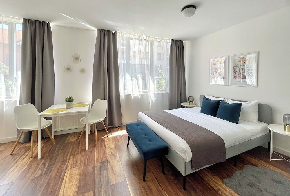 Central Passage Apartments by Vagabond Downtown 1