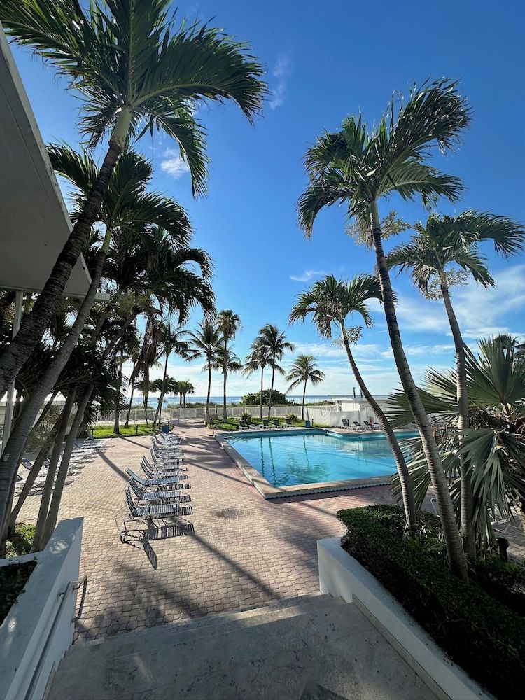 Casablanca miami beach 1
