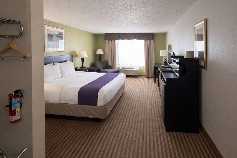 Sleep Inn & Suites Kalamazoo East 1
