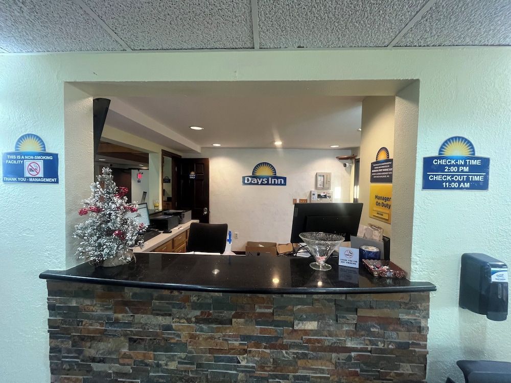 Days Inn by Wyndham Fort Dodge 2