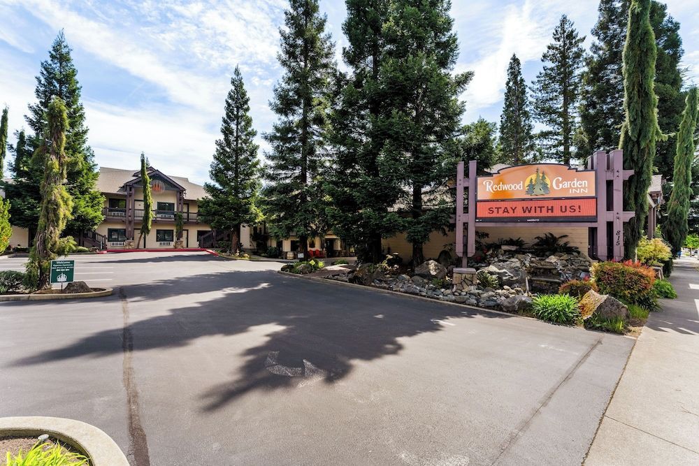 Redwood Hyperion Suites 1