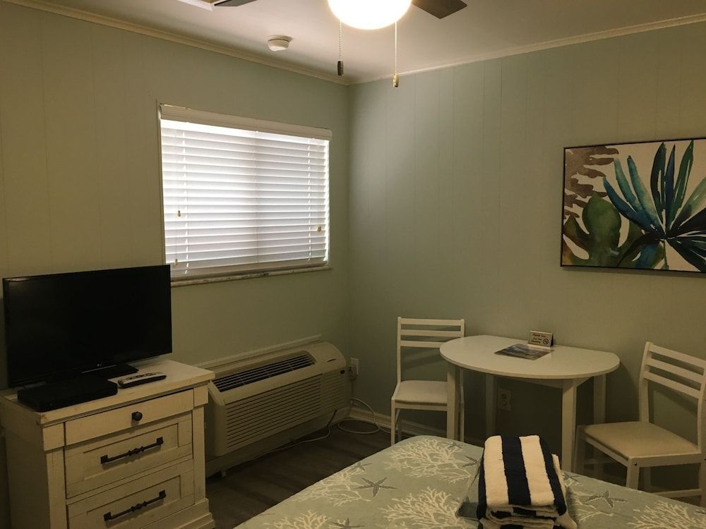 Bonita Beach Inn and Suites 2