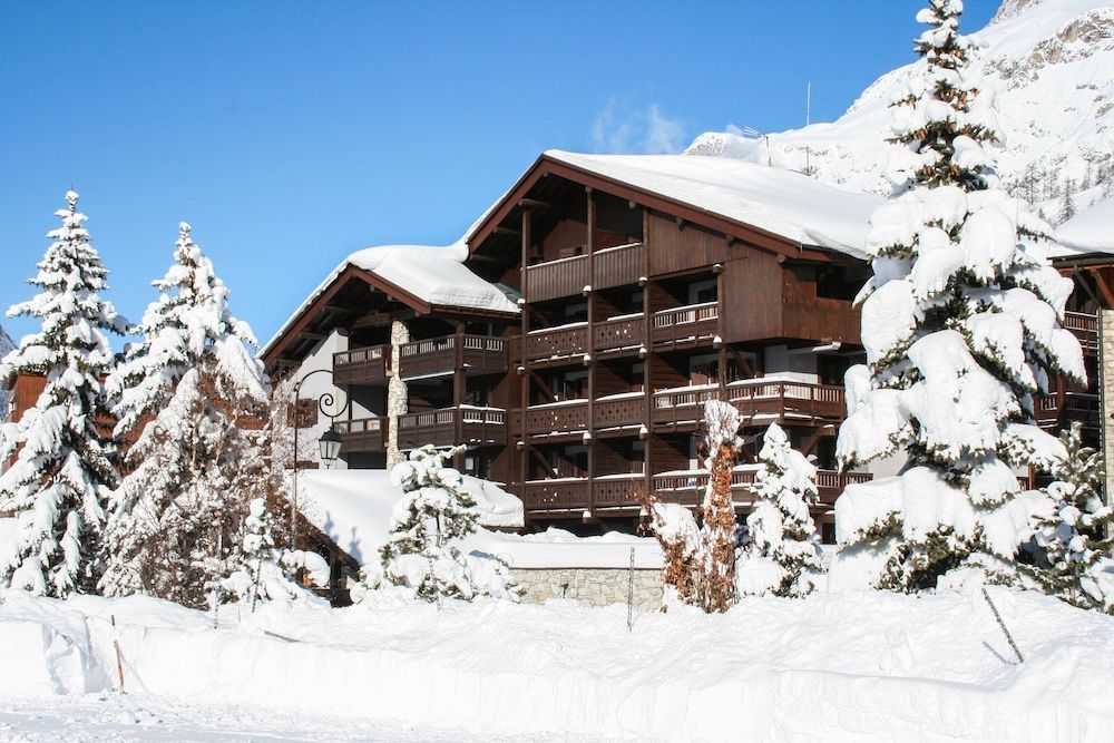 Hotel La Savoyarde 1