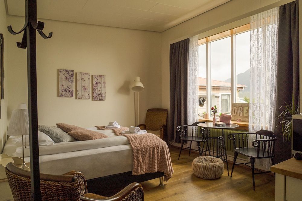 Private and peaceful one room apartments 1