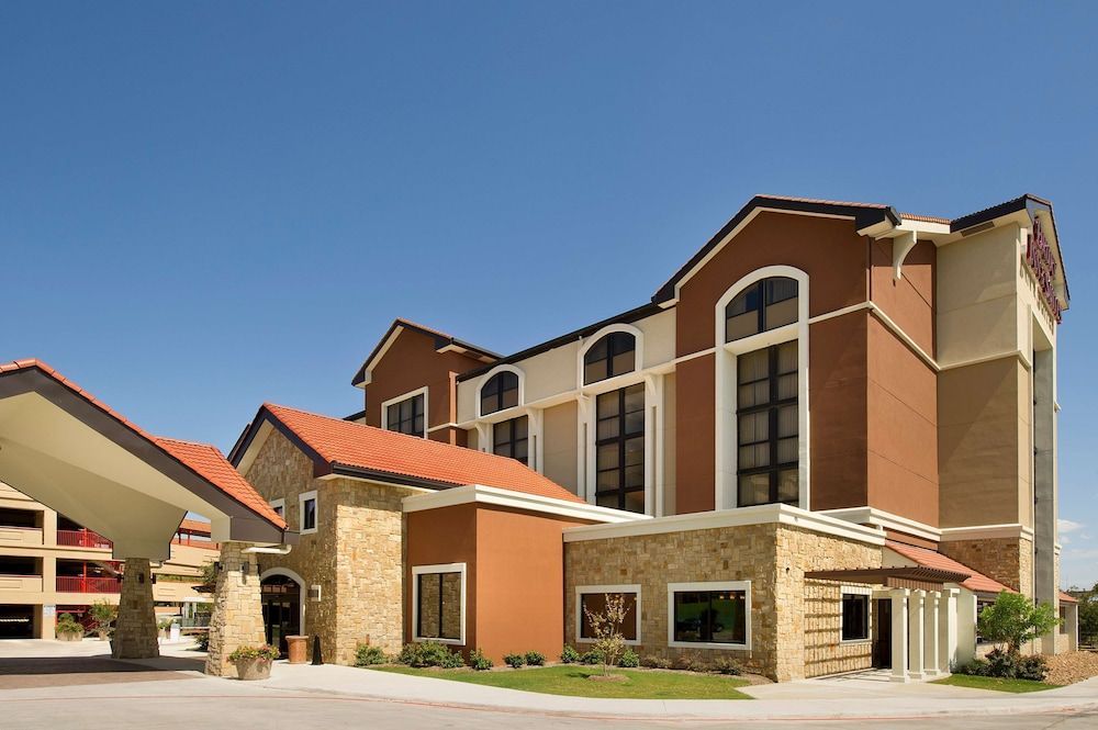 Drury Plaza Hotel San Antonio Airport 1