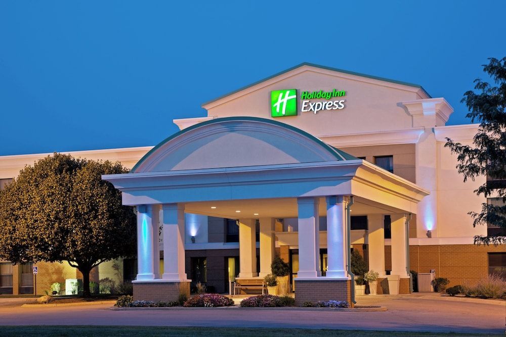 Holiday Inn Express INDIANAPOLIS AIRPORT by IHG 1