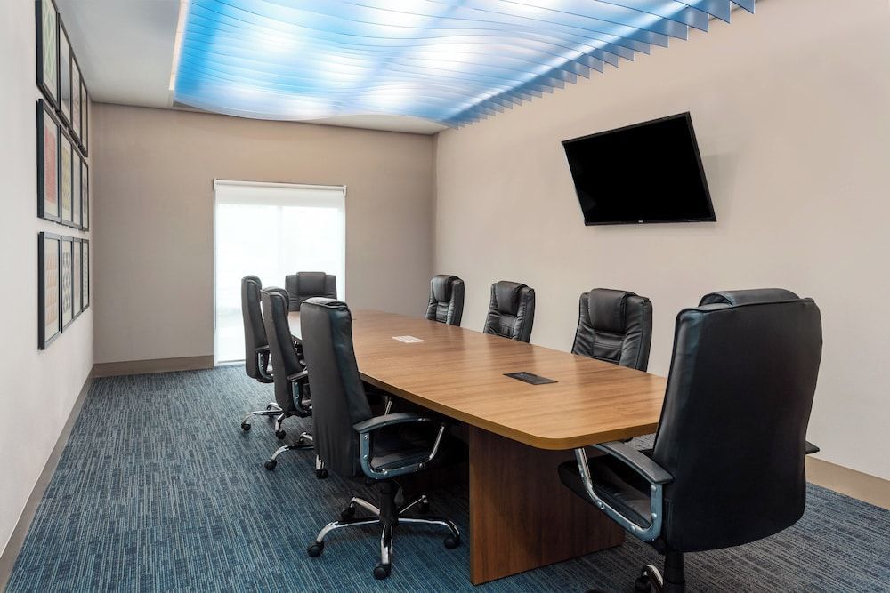 Holiday Inn Express & Suites ST. LOUIS - CHESTERFIELD by IHG 1