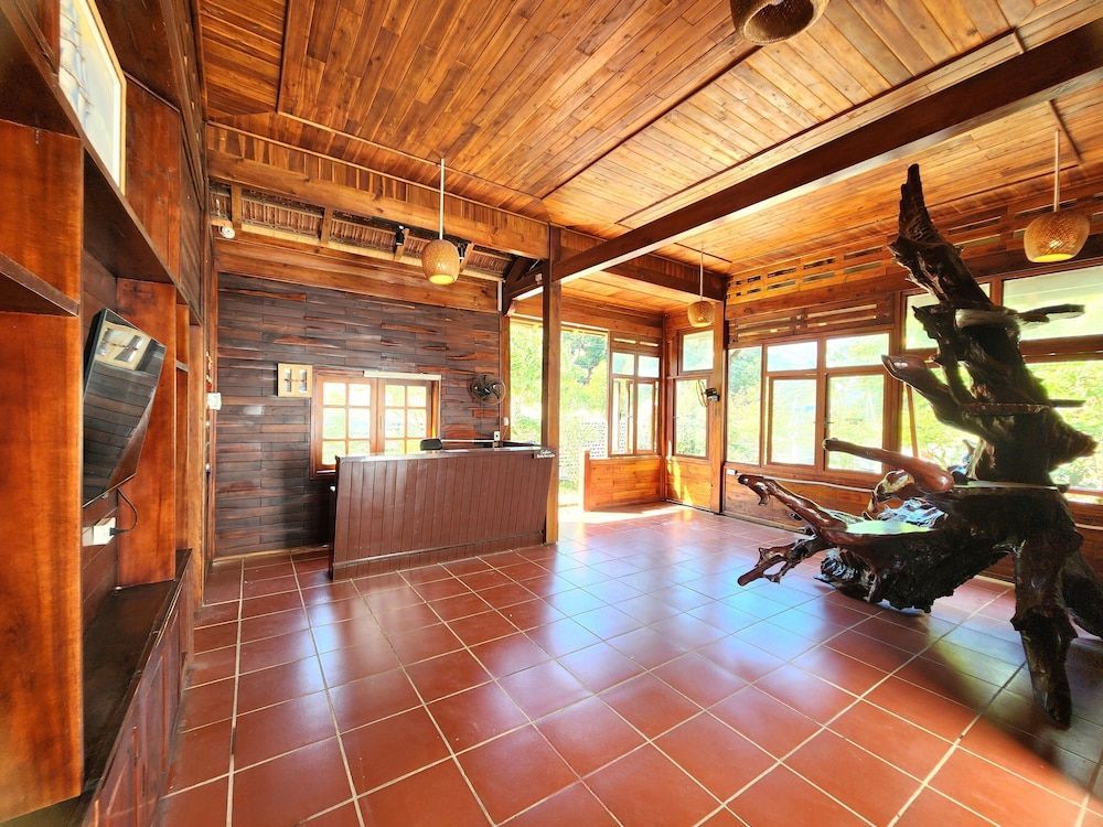 Sunny Shore Resort 2