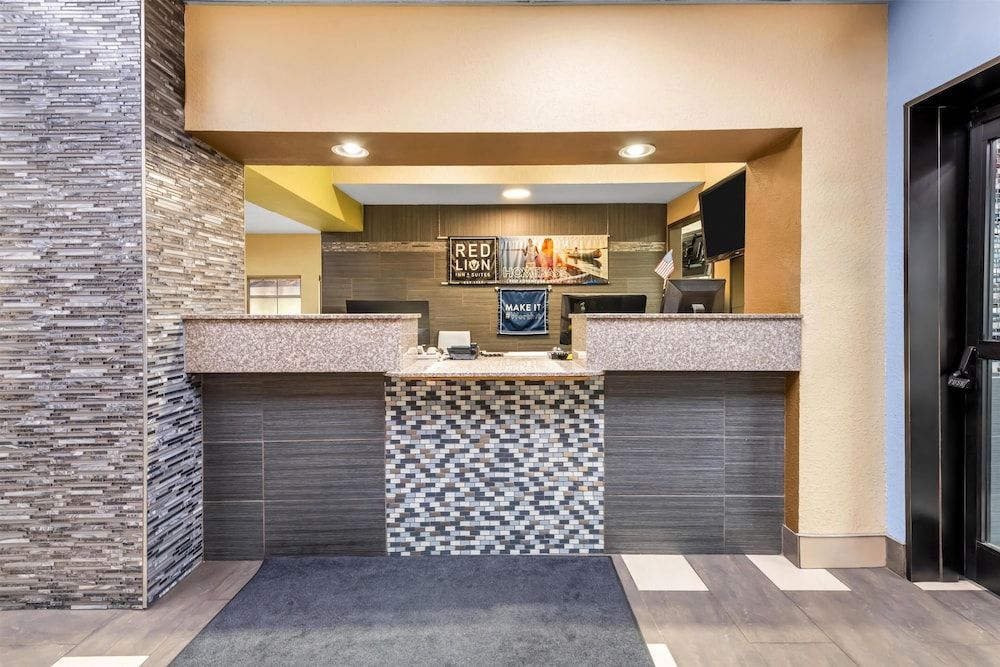 Red Lion Inn & Suites Blue Springs 2