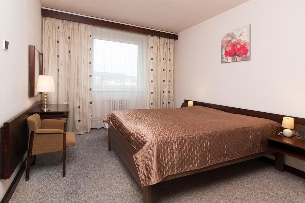 Hotel Merkur - Jablonec nad Nisou 1