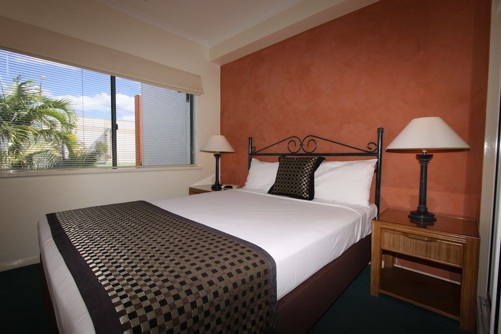 Mid City Luxury Suites 2