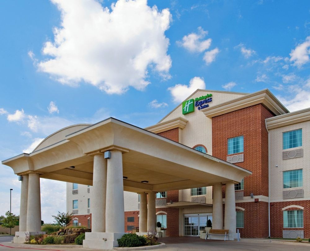 Holiday Inn Express & Suites LEVELLAND by IHG 1