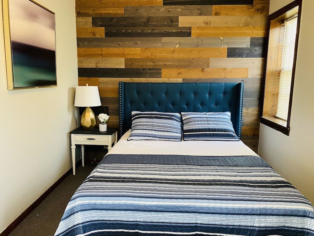 Rockwood Resort Motel 1