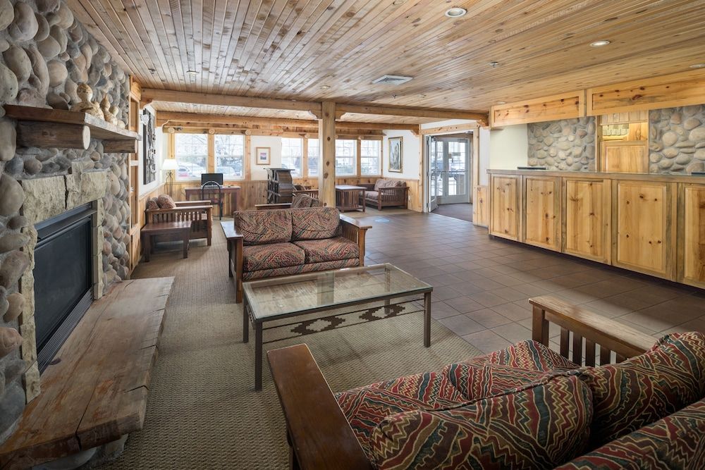 River Canyon Lodge 2