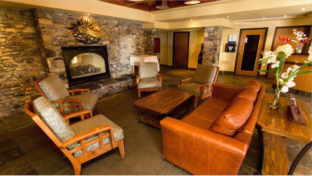 Sunshine Mountain Lodge 2