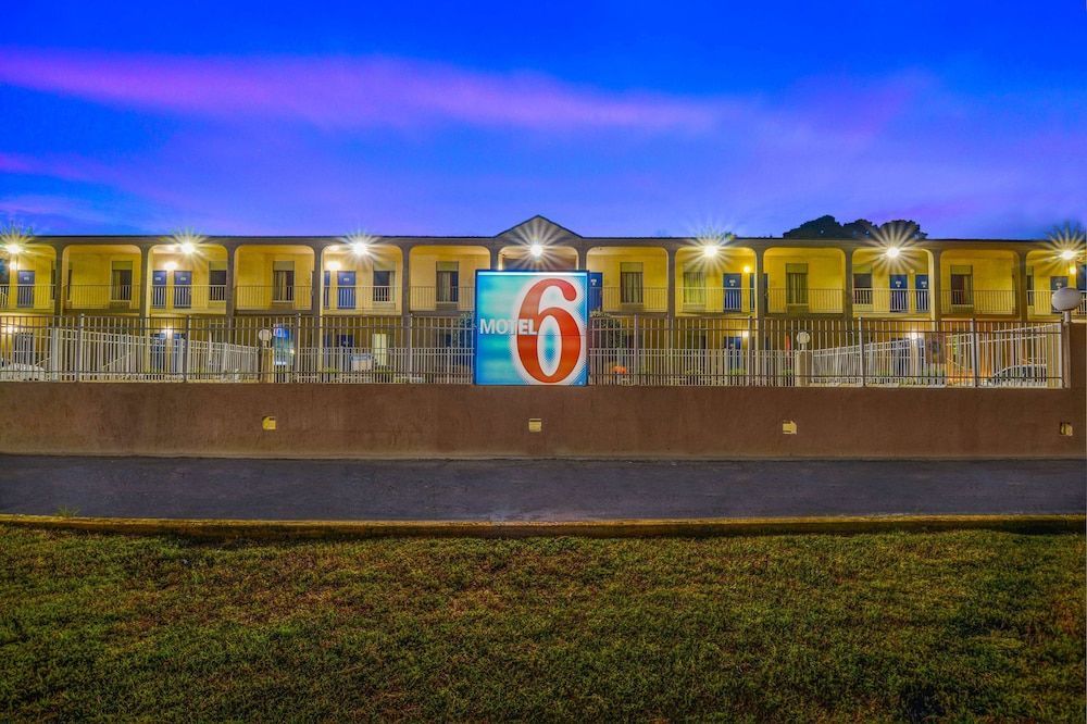 Motel 6 Americus, GA 1