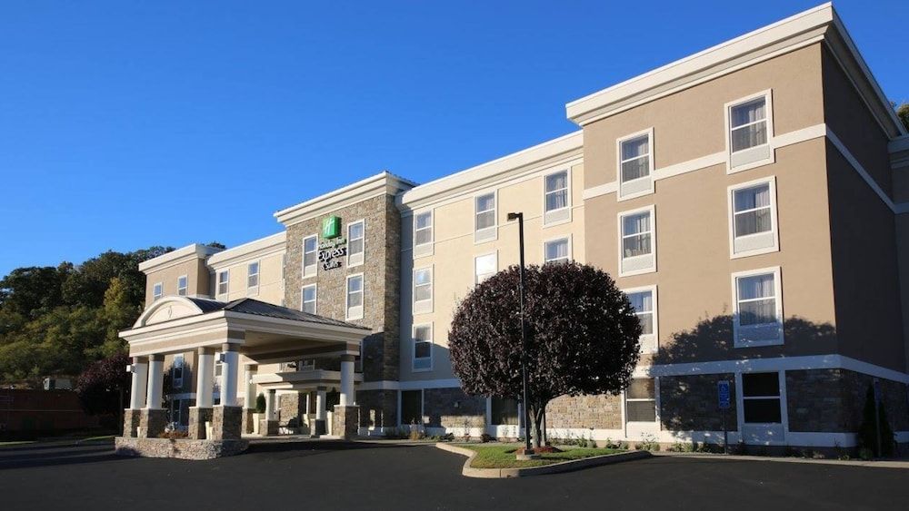 Holiday Inn Express & Suites DANBURY - I-84 by IHG 1