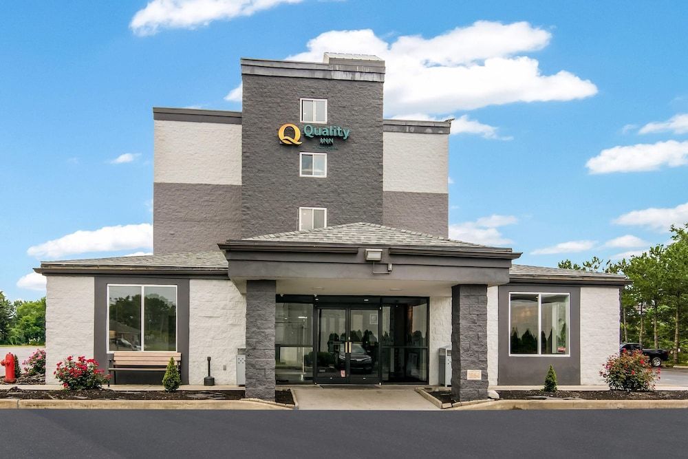 Quality Inn Rochester West 1