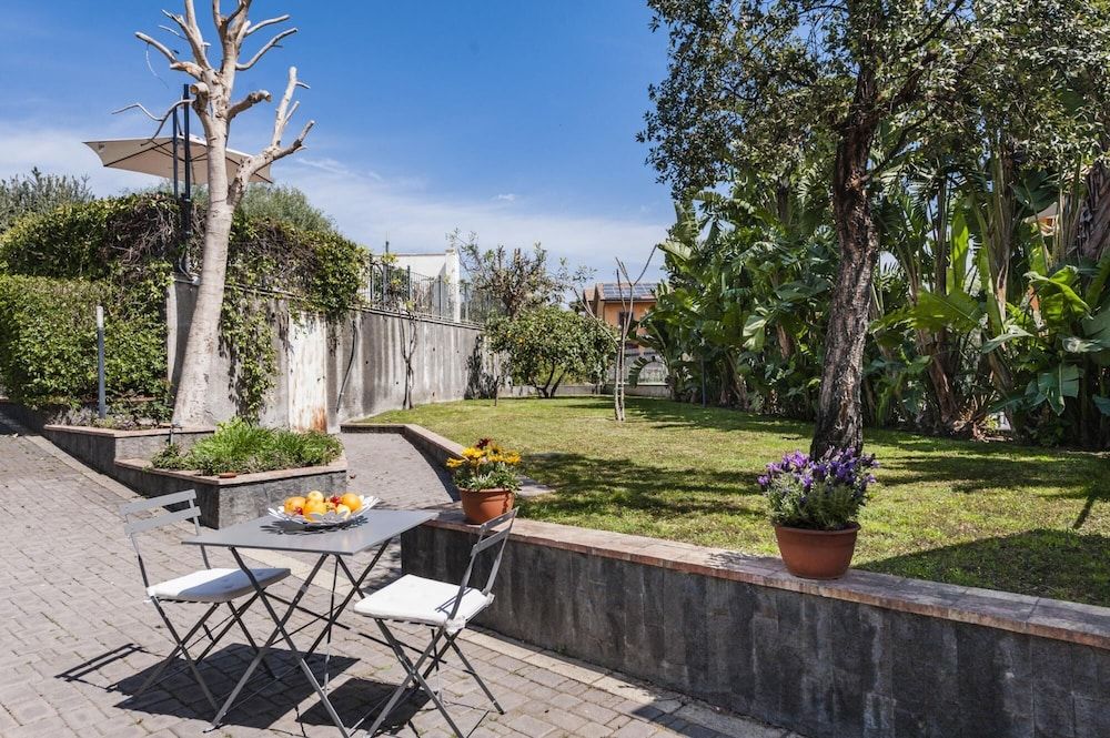 City Cottage With Garden and Pool by Wonderful Italy 1