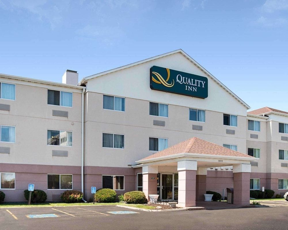 Quality Inn Brooklyn Center 1