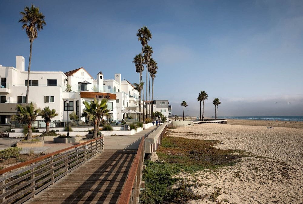 Sandcastle Hotel on the Beach 1