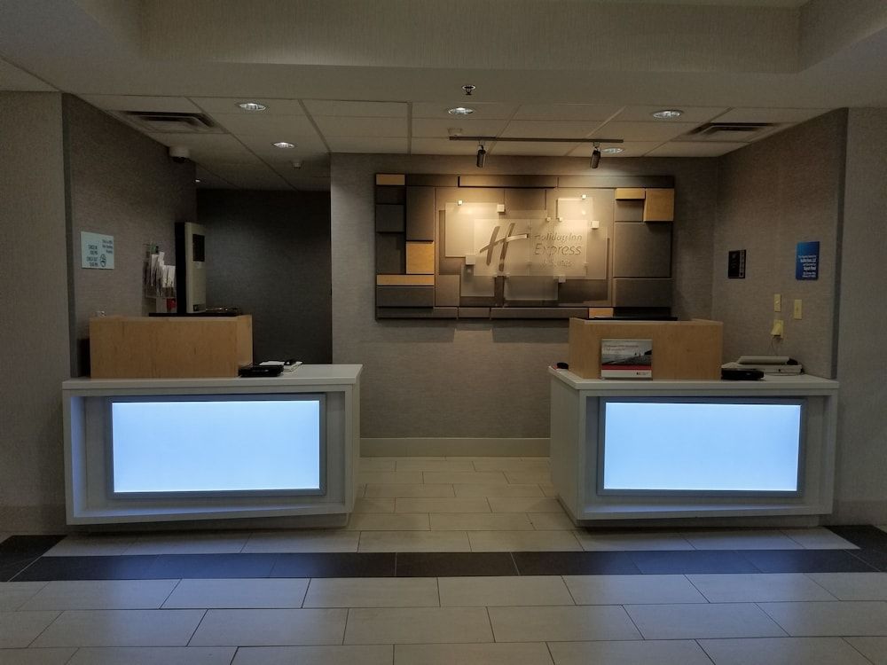 Holiday Inn Express & Suites LOUISVILLE SOUTH-HILLVIEW by IHG 2