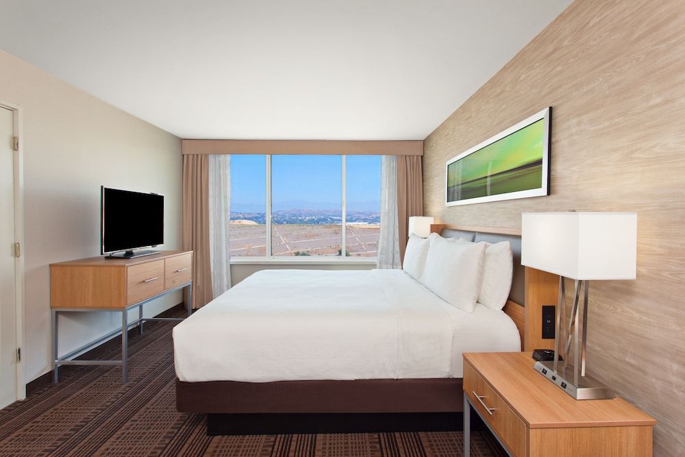 Holiday Inn DIAMOND BAR - POMONA by IHG 2