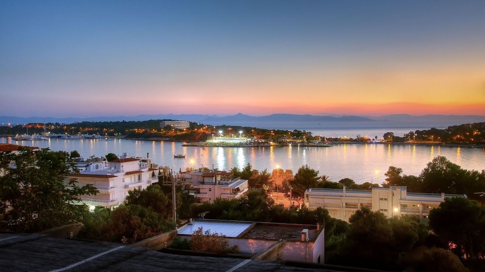 Vouliagmeni Stylish Homes by BluPine 1