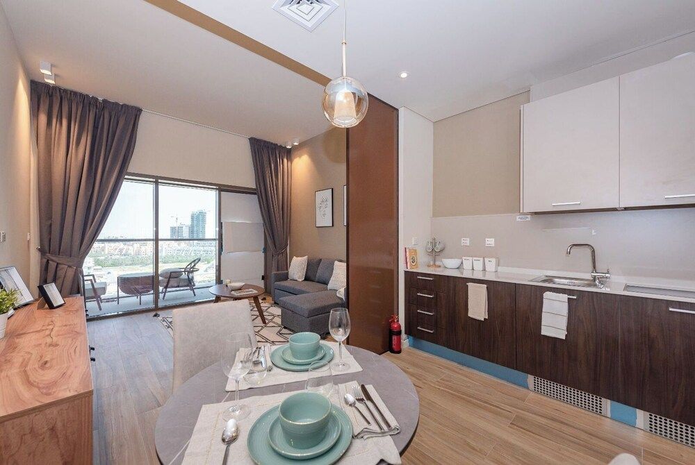 Park View Gorgeous Studio With Balcony 1