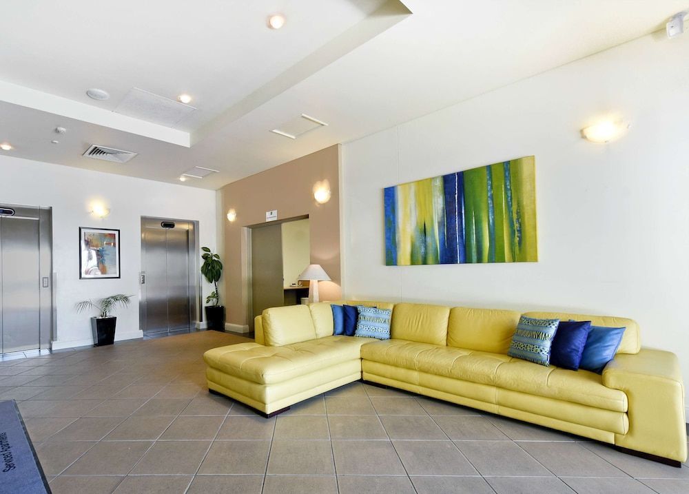 Metro Advance Apartments & Hotel 2