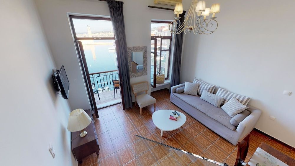 Porto Enetiko Suites 2