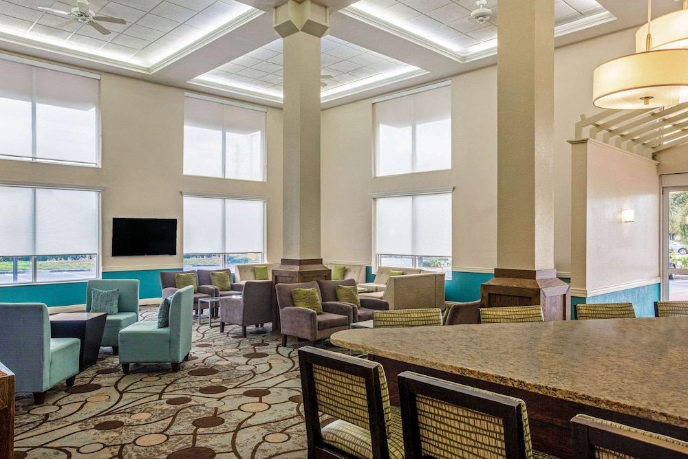 Comfort Inn & Suites Sarasota I75 2