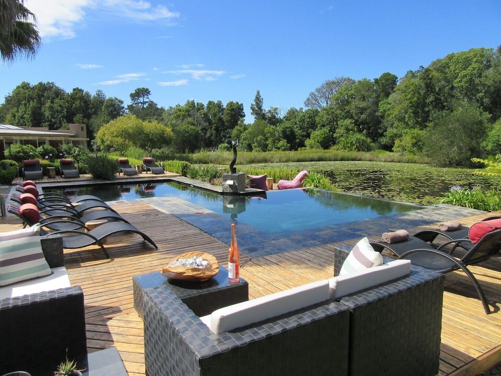 Lily Pond Country Lodge 1