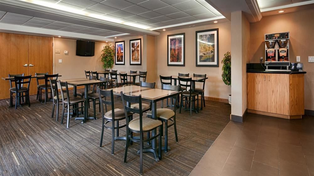 Best Western Town & Country Inn 1