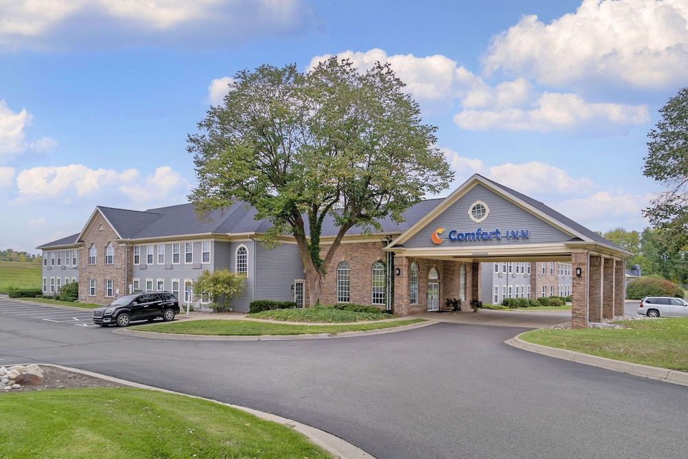 Comfort Inn Plainwell 1