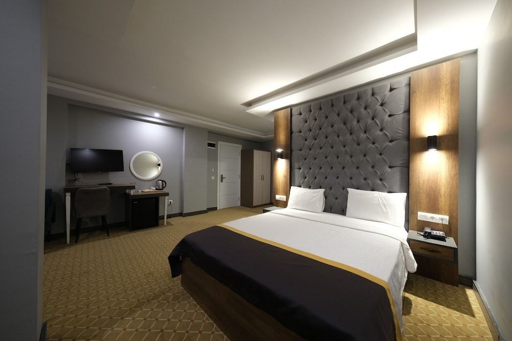 Eniza Hotel 1