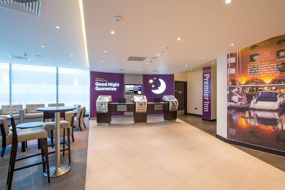 Premier Inn London City - Aldgate 2