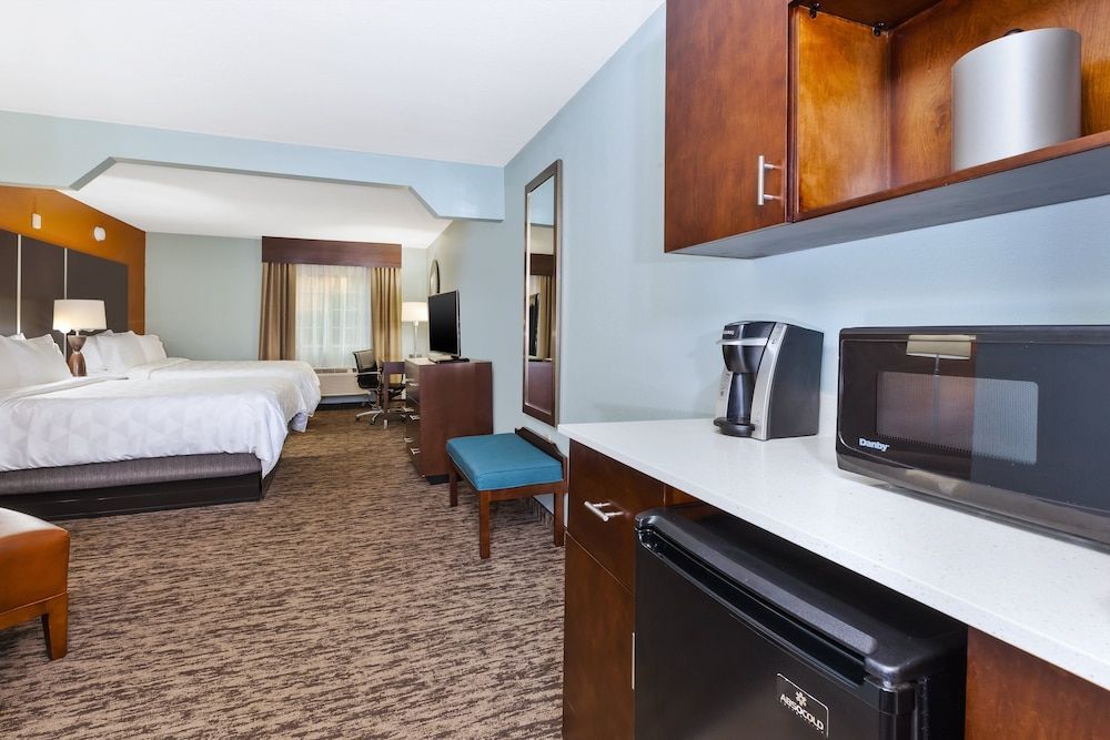Holiday Inn Express & Suites CARMEL NORTH - WESTFIELD by IHG 2