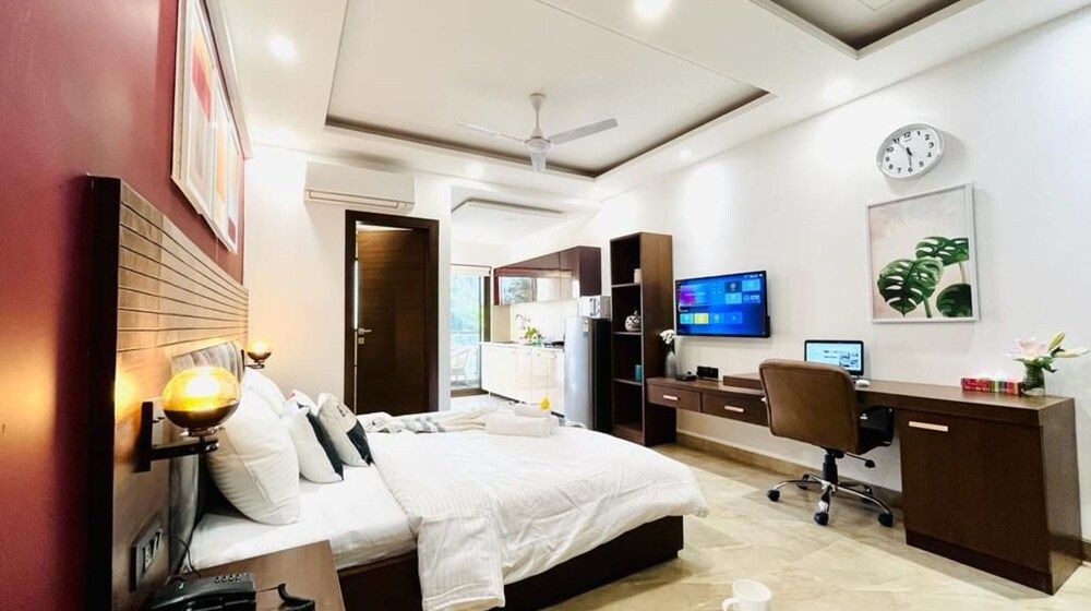 ZEN Studios - DLF CyberCity Gurgaon 1